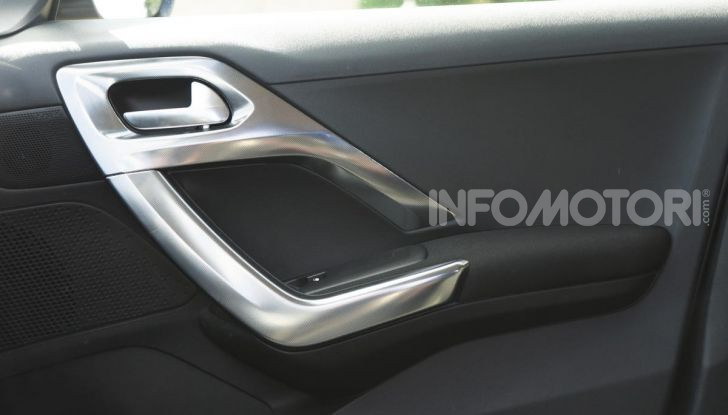 Prova nuova Peugeot 2008: il 110CV a benzina per correre in città - Foto 22 di 25