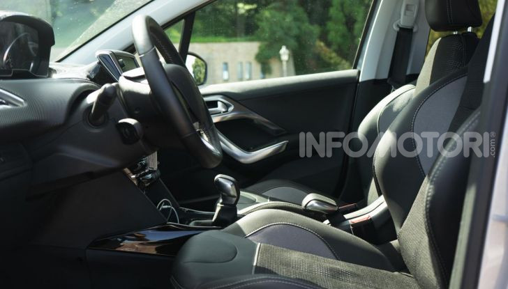 Prova nuova Peugeot 2008: il 110CV a benzina per correre in città - Foto 24 di 25