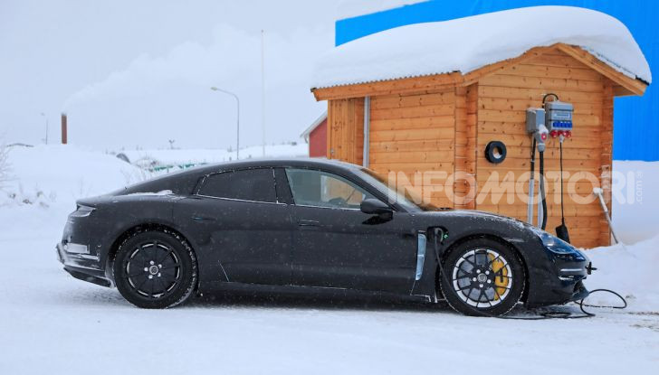 Porsche Taycan, questo il nome della 100% elettrica Mission E - Foto 17 di 38