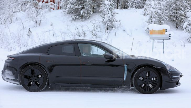 Porsche Taycan, questo il nome della 100% elettrica Mission E - Foto 6 di 38