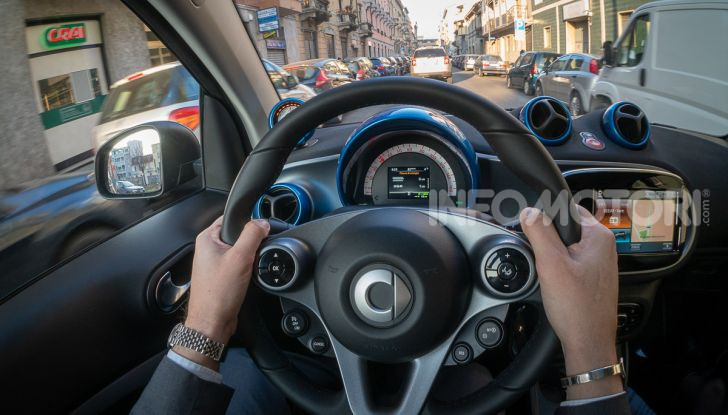 Prova Smart EQ fortwo: tutti i pregi della Smart con i vantaggi dell’elettrico - Foto 4 di 53
