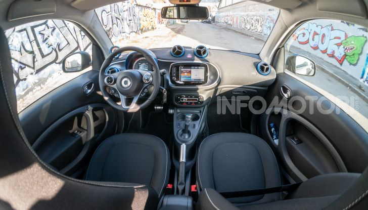 Prova Smart EQ fortwo: tutti i pregi della Smart con i vantaggi dell’elettrico - Foto 29 di 53