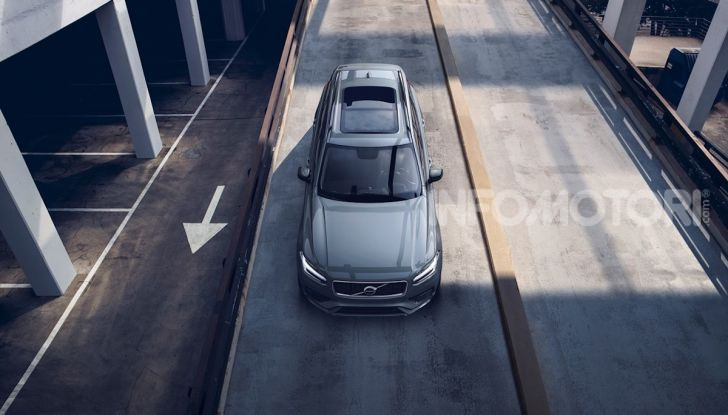 Volvo XC90: il SUV svedese è tutto nuovo - Foto 2 di 30