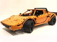 Lancia Stratos LEGO Technic con pezzi del kit 911 GT3 RS