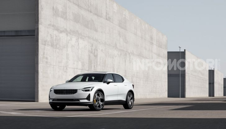 Polestar 2: caratteristiche, autonomia e prezzi del crossover elettrico - Foto 1 di 31