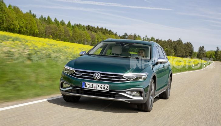 Volkswagen Passat 2019, nuovo design e motori - Foto 2 di 41