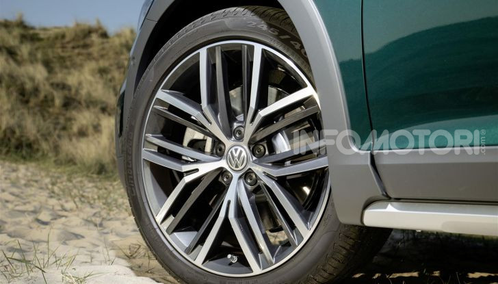 Volkswagen Passat 2019, nuovo design e motori - Foto 11 di 41