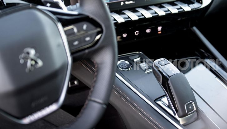 In viaggio verso Ginevra e nel futuro elettrificato con Peugeot - Foto 18 di 49