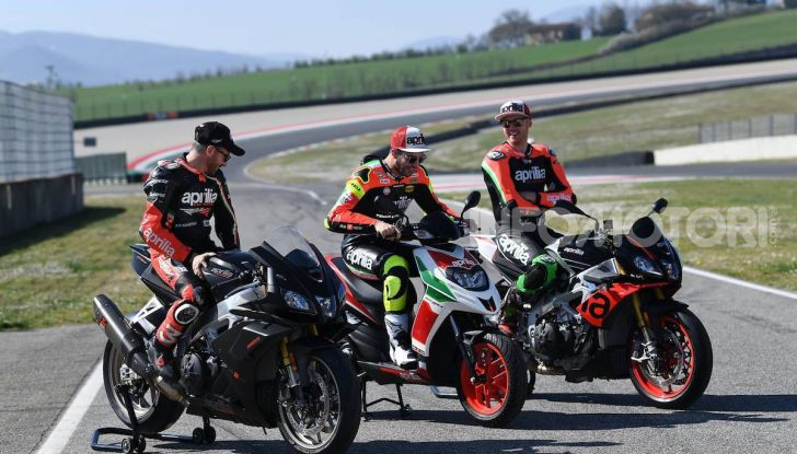 Aprilia presenta al Mugello la RSV4 X: 225 cv e soli 165 kg di peso - Foto 5 di 9
