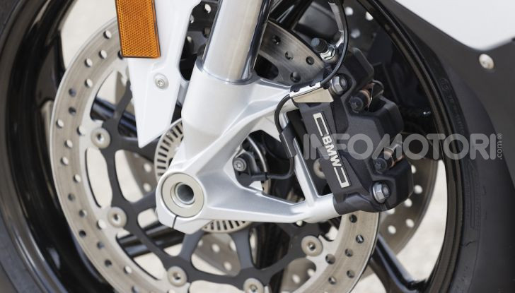 BMW S 1000 RR 2019: più veloce, leggera e guidabile - Foto 12 di 14