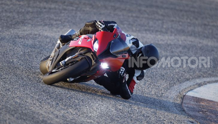 BMW S 1000 RR 2019: più veloce, leggera e guidabile - Foto 3 di 14