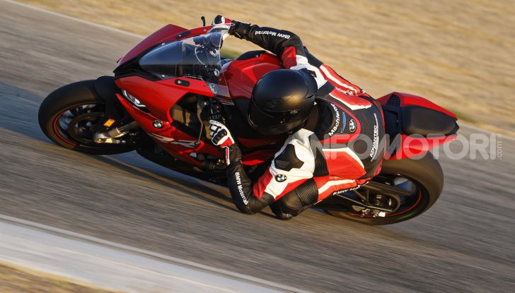 BMW S 1000 RR 2019: più veloce, leggera e guidabile - Foto 4 di 14