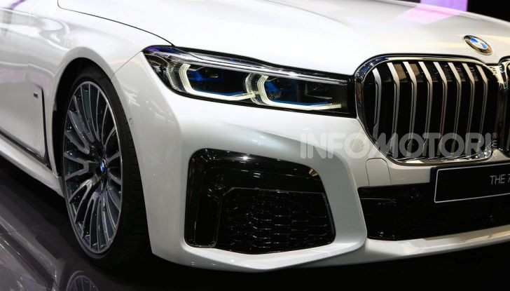 Nuova BMW Serie 7 2019: un restyling imperioso per l’ammiraglia tedesca - Foto 18 di 43