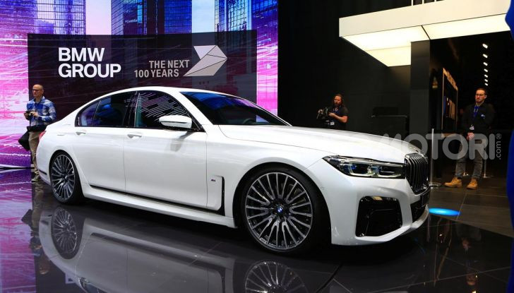 Nuova BMW Serie 7 2019: un restyling imperioso per l’ammiraglia tedesca - Foto 19 di 43