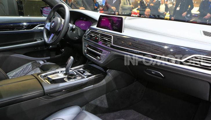 Nuova BMW Serie 7 2019: un restyling imperioso per l’ammiraglia tedesca - Foto 21 di 43