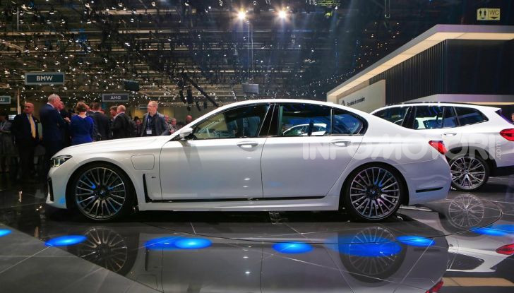 Nuova BMW Serie 7 2019: un restyling imperioso per l’ammiraglia tedesca - Foto 27 di 43