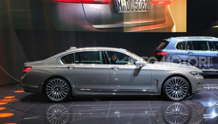 Nuova BMW Serie 7 2019: un restyling imperioso per l’ammiraglia tedesca - Foto 35 di 43