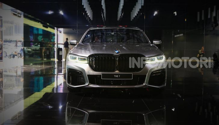 Nuova BMW Serie 7 2019: un restyling imperioso per l’ammiraglia tedesca - Foto 8 di 43