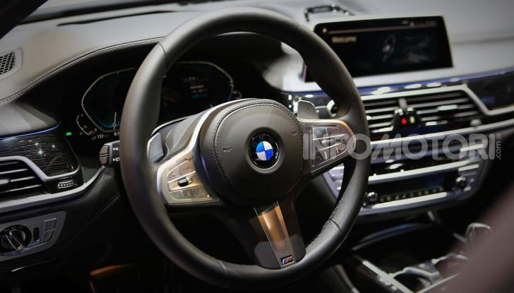 Nuova BMW Serie 7 2019: un restyling imperioso per l’ammiraglia tedesca - Foto 12 di 43