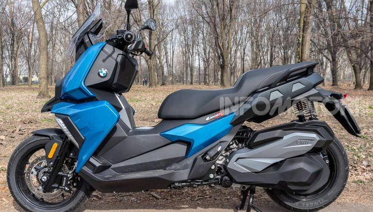 Comparativa scooter 400: Suzuki Burgman, Yamaha XMAX e BMW C400X - Foto 11 di 61
