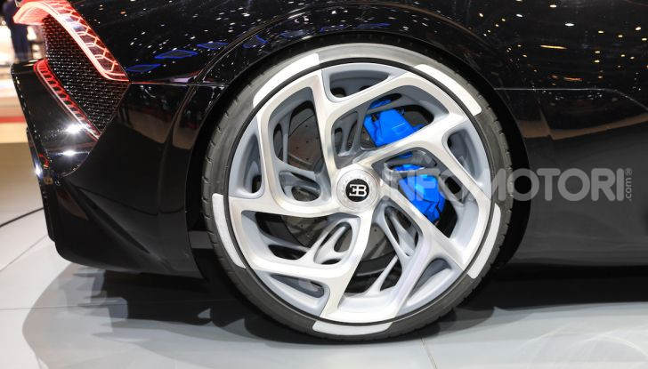 Bugatti La Voiture Noire: supercar da 11 milioni di euro - Foto 10 di 32