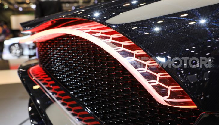 Bugatti La Voiture Noire: supercar da 11 milioni di euro - Foto 14 di 32