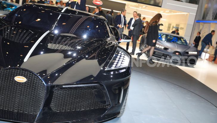 Bugatti La Voiture Noire: supercar da 11 milioni di euro - Foto 12 di 32