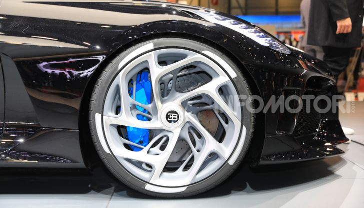 Bugatti La Voiture Noire: supercar da 11 milioni di euro - Foto 26 di 32