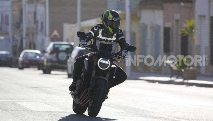Prova su strada Honda CB650R e CBR650R 2019, caratteristiche, prezzi ed opinioni - Foto 23 di 78
