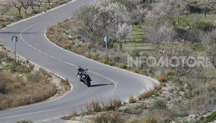 Prova su strada Honda CB650R e CBR650R 2019, caratteristiche, prezzi ed opinioni - Foto 34 di 78