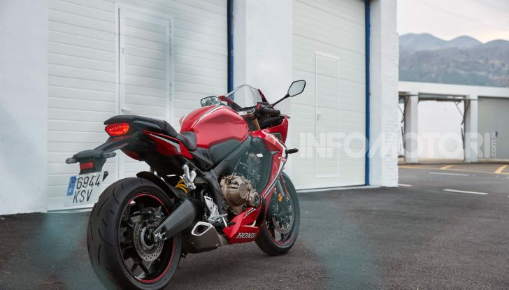 Prova su strada Honda CB650R e CBR650R 2019, caratteristiche, prezzi ed opinioni - Foto 38 di 78
