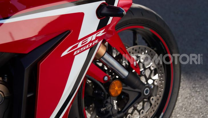 Prova su strada Honda CB650R e CBR650R 2019, caratteristiche, prezzi ed opinioni - Foto 40 di 78