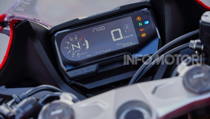 Prova su strada Honda CB650R e CBR650R 2019, caratteristiche, prezzi ed opinioni - Foto 47 di 78