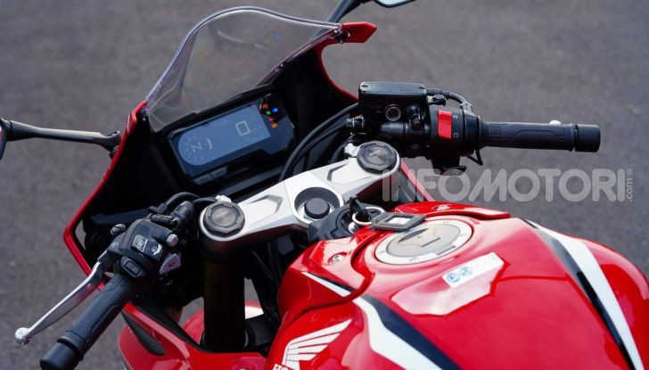 Prova su strada Honda CB650R e CBR650R 2019, caratteristiche, prezzi ed opinioni - Foto 49 di 78