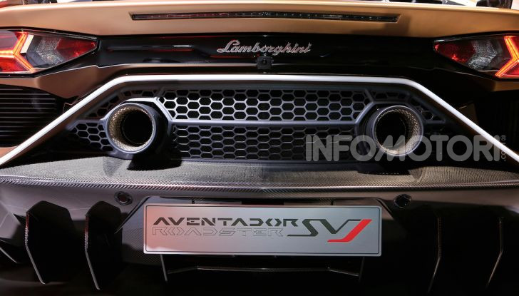 Lamborghini Aventador SVJ Roadster - Foto 10 di 15