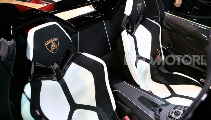 Lamborghini Aventador SVJ Roadster - Foto 11 di 15