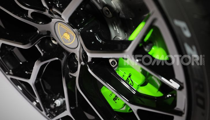 Lamborghini Huracán EVO Spyder - Foto 32 di 32