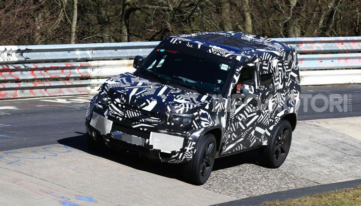 Nuova Land Rover Defender 2020, nuove immagini dei test dinamici - Foto 3 di 18