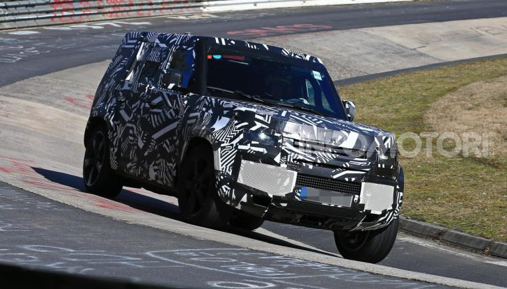 Nuova Land Rover Defender 2020, nuove immagini dei test dinamici - Foto 2 di 18