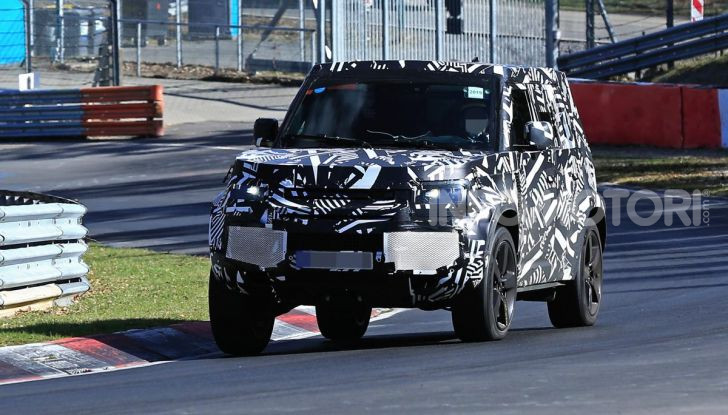Nuova Land Rover Defender 2020, nuove immagini dei test dinamici - Foto 16 di 18