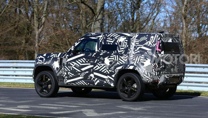 Nuova Land Rover Defender 2020, nuove immagini dei test dinamici - Foto 11 di 18