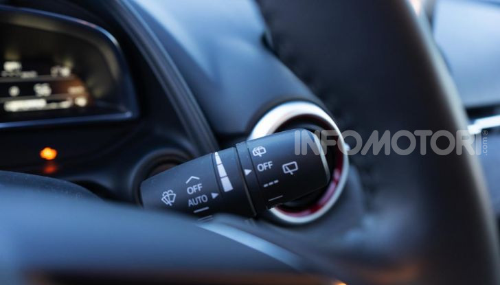 Prova Mazda CX-3 con il benzina da 121CV: tanto divertimento e stile! - Foto 19 di 36