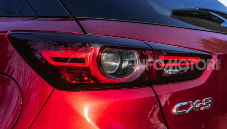 Prova Mazda CX-3 con il benzina da 121CV: tanto divertimento e stile! - Foto 8 di 36