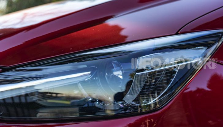 Prova Mazda CX-3 con il benzina da 121CV: tanto divertimento e stile! - Foto 15 di 36