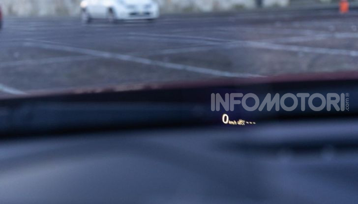 Prova Mazda CX-3 con il benzina da 121CV: tanto divertimento e stile! - Foto 23 di 36