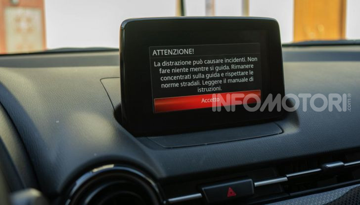 Prova nuova Mazda2: la leggerezza dell’1.5 Skyactiv-G da 90CV a benzina - Foto 15 di 26