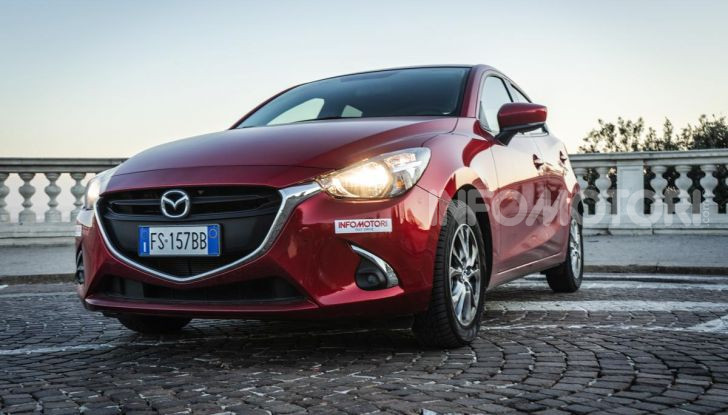 Prova nuova Mazda2: la leggerezza dell’1.5 Skyactiv-G da 90CV a benzina - Foto 23 di 26