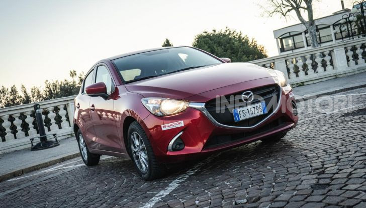 Prova nuova Mazda2: la leggerezza dell’1.5 Skyactiv-G da 90CV a benzina - Foto 2 di 26