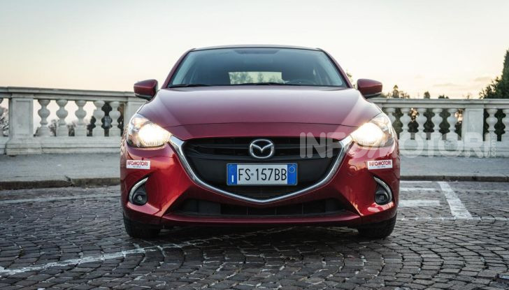 Prova nuova Mazda2: la leggerezza dell’1.5 Skyactiv-G da 90CV a benzina - Foto 4 di 26