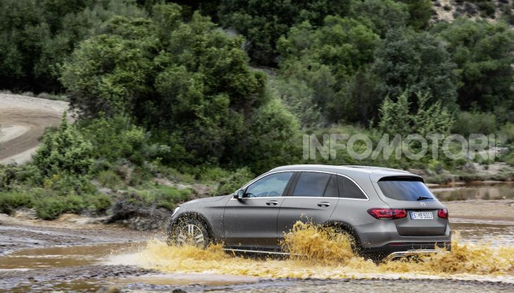 Nuova Mercedes GLC: per la strada e per l’offroad - Foto 12 di 26